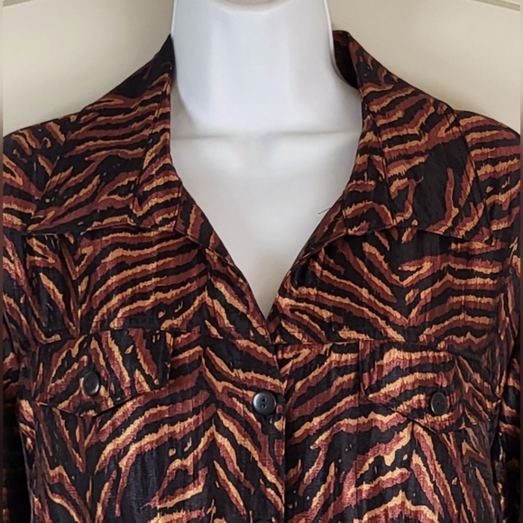 ERIN Metallic Brown & Black Tiger Print Button-up Blouse - Size 1X (NWT) - Picture 2 of 7